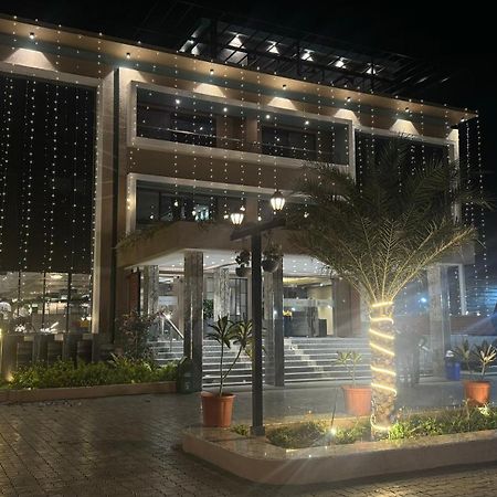 The Pavilion Park Resort Mālegaon Kültér fotó