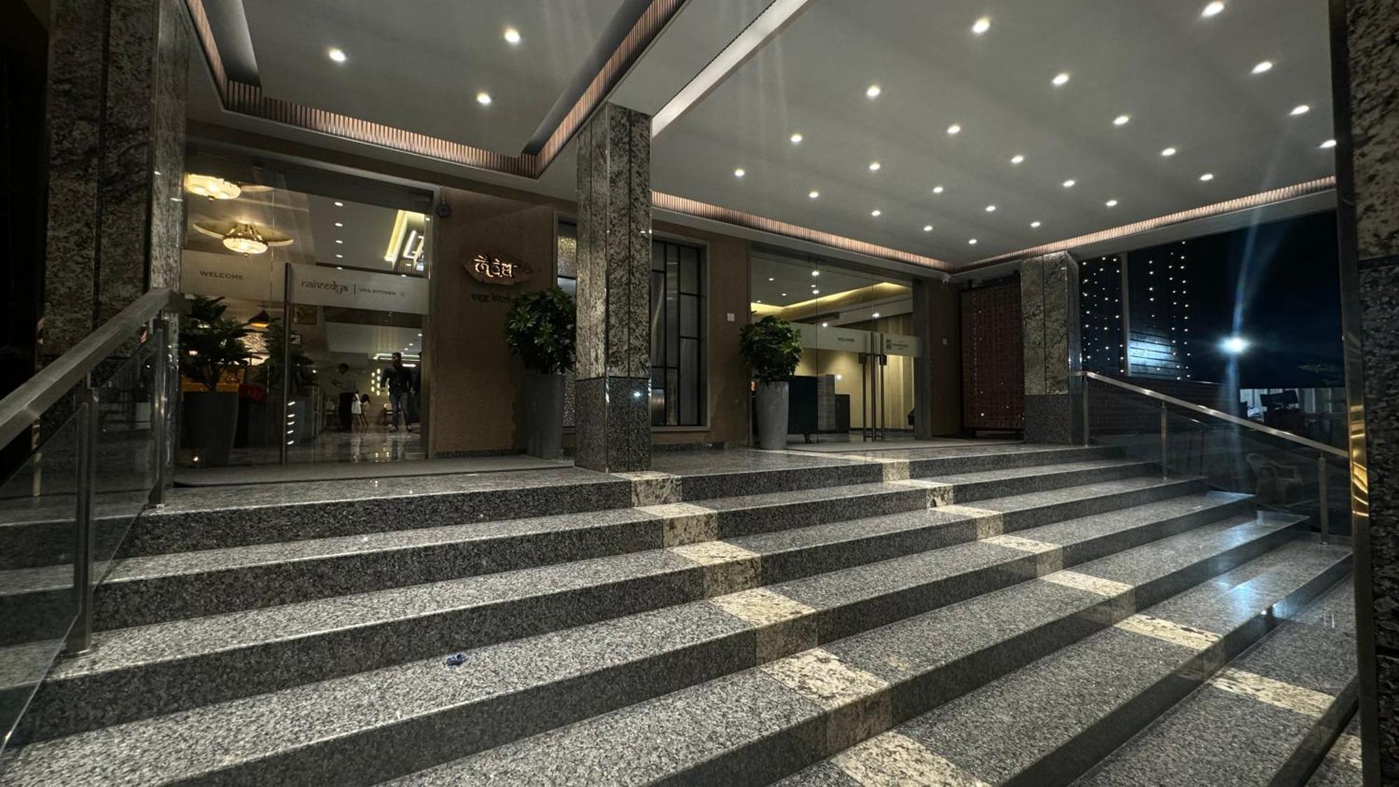 The Pavilion Park Resort Mālegaon Kültér fotó